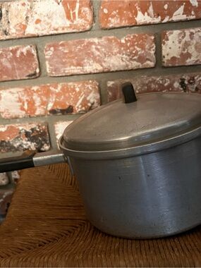 Vintage West Bend 3 qt Classic Aluminum Saucepan with original Lid - Silver